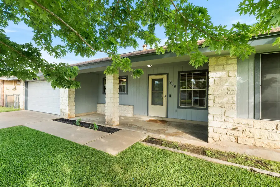 909 Garden View Dr, Georgetown, TX 78628 - #2