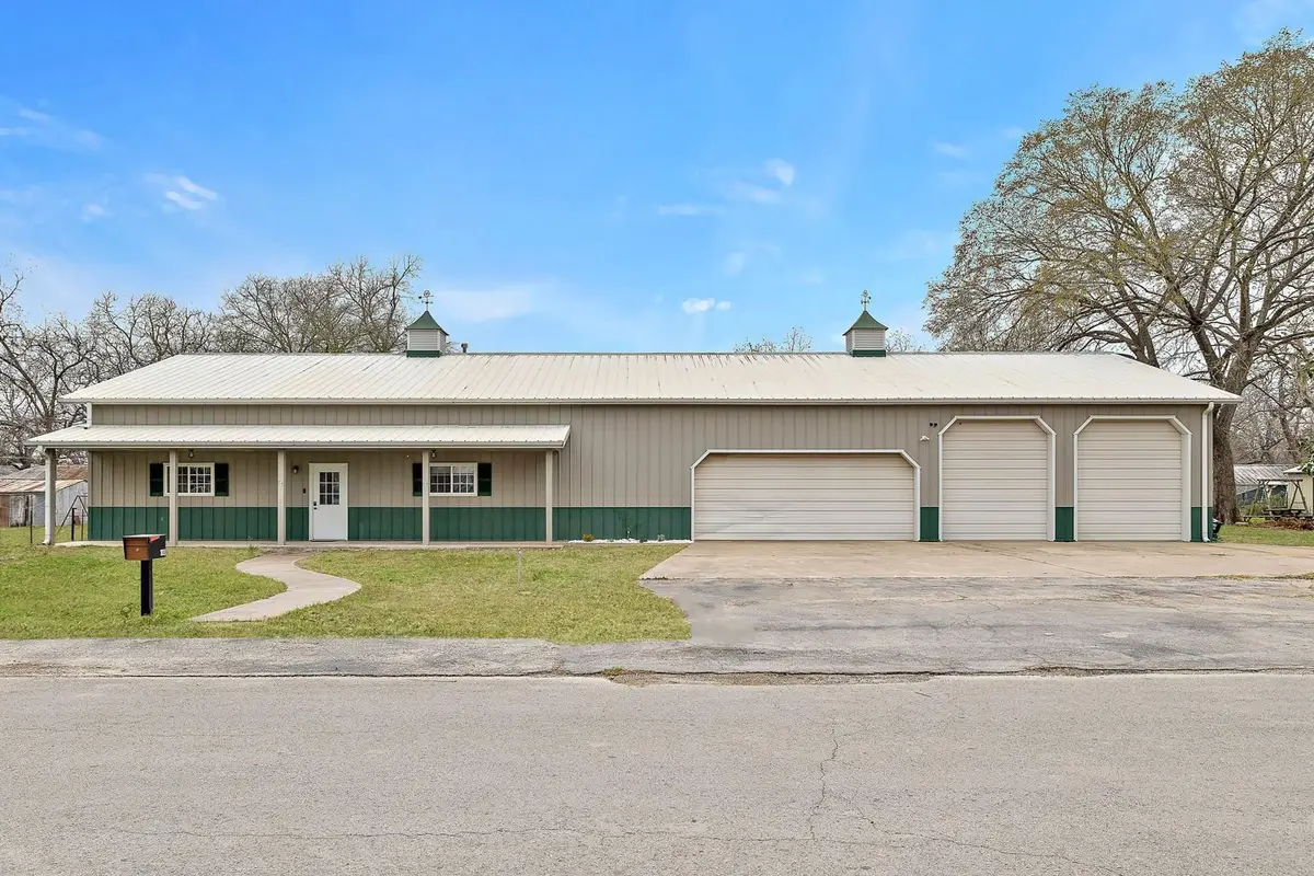 103 Turney St, Smithville, TX 78957 - #1