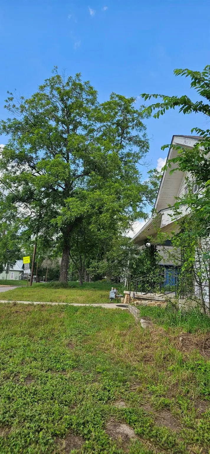619 W Bell Ave, Rockdale, TX 76567 - #3