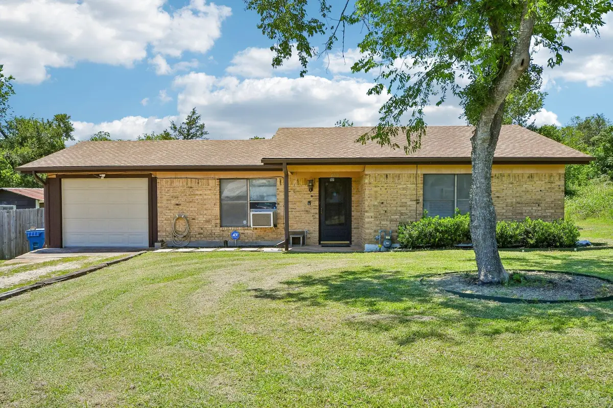 101 Brown St, Elgin, TX 78621 - #1