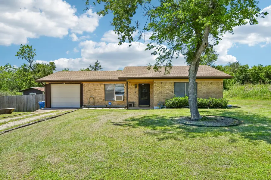 101 Brown St, Elgin, TX 78621 - #2