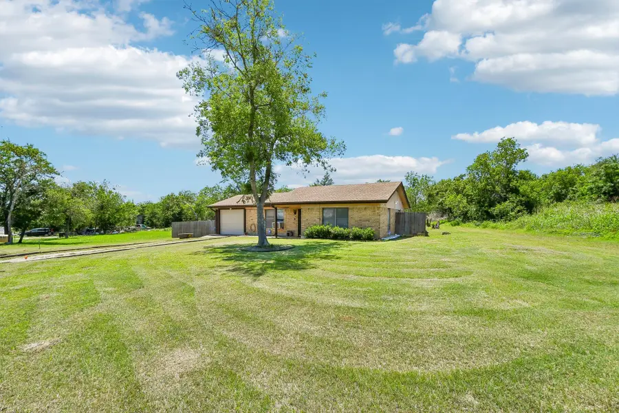 101 Brown St, Elgin, TX 78621 - #3