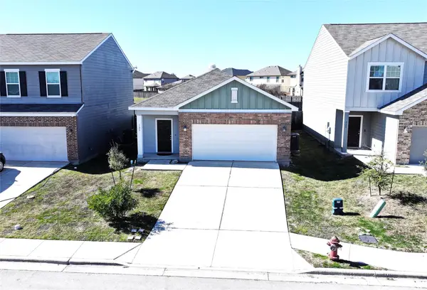 125 Woodpecker Run, Jarrell, TX 76537