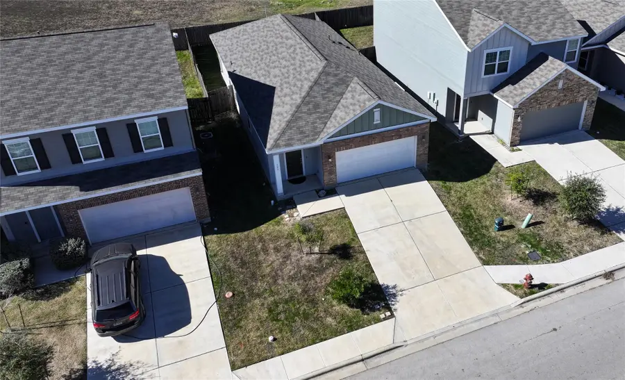 125 Woodpecker Run, Jarrell, TX 76537 - Image #2