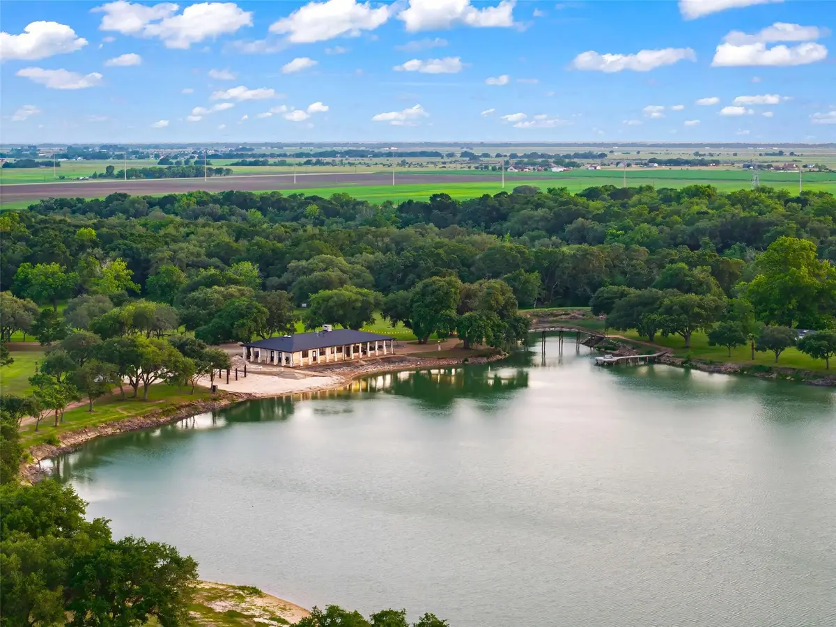 5523 Ehrman Lake Ln, Wallis, TX 77485 - #1