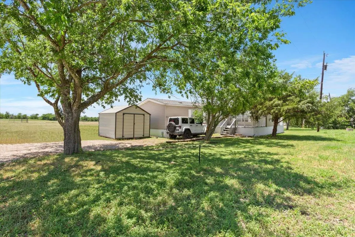 216 Moore St, Rogers, TX 76569 - #1