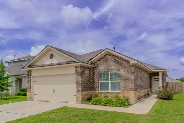 18427 Stevie Ray Dr, Round Rock, TX 78664