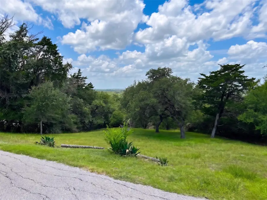 404 Valley View Dr, La Grange, TX 78945 - #2