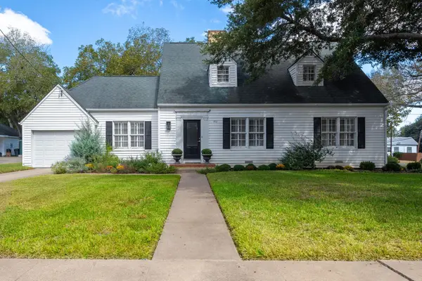 901 Anderson St, Schulenburg, TX 78956