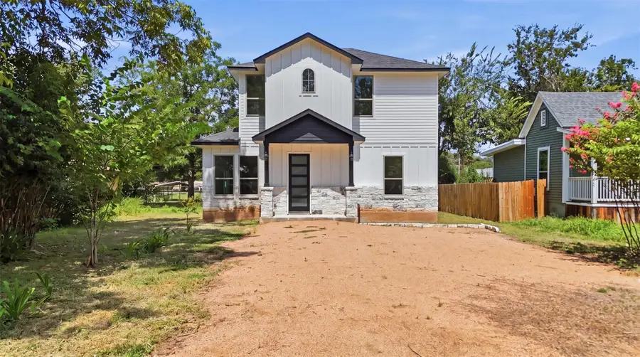 504 Walker St, Smithville, TX 78957 - #2