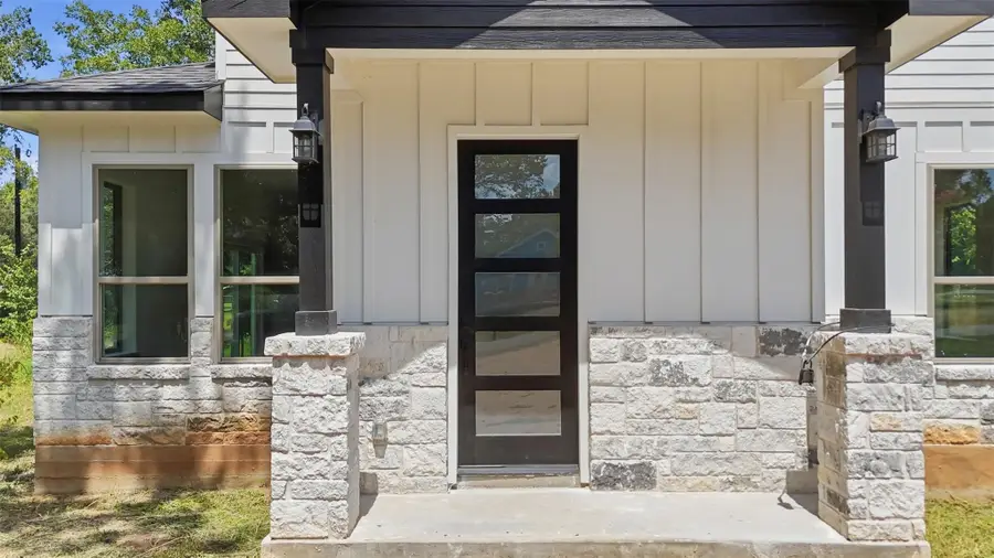 504 Walker St, Smithville, TX 78957 - #3