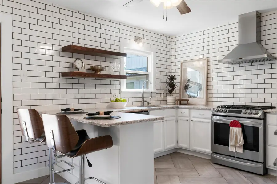 4503 Garnett St, Austin, TX 78745 - Image #2