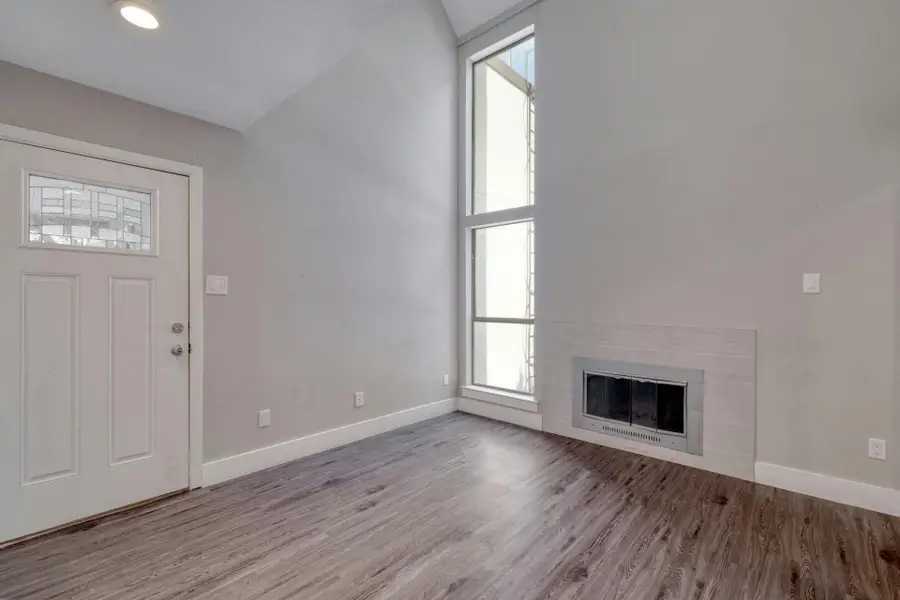 935 La Posada Dr #212, Austin, TX 78752 - Image #3