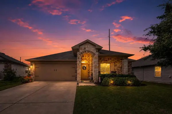 606 Marimoor Dr, Hutto, TX 78634