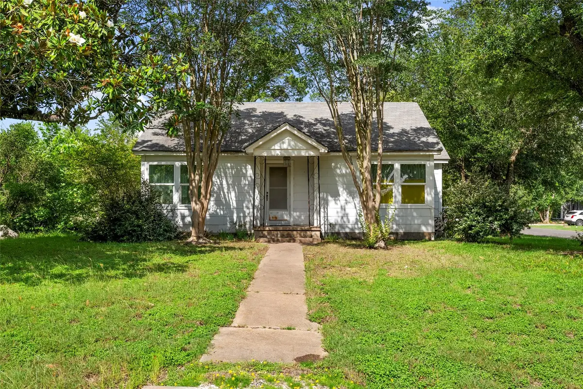 513 N Avenue F, Elgin, TX 78621 - #1