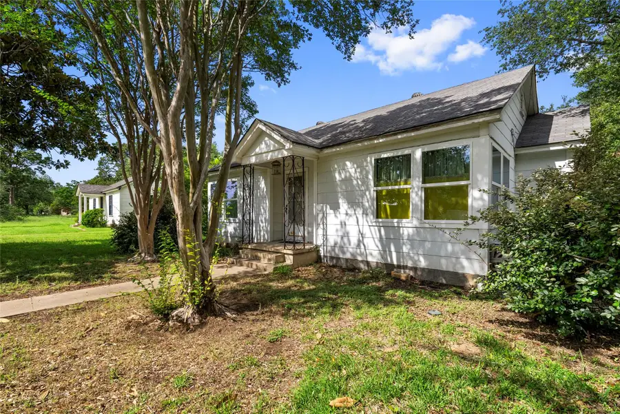 513 N Avenue F, Elgin, TX 78621 - #2