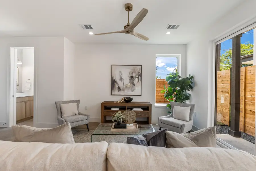 943 E 52nd St, Austin, TX 78751 - #2