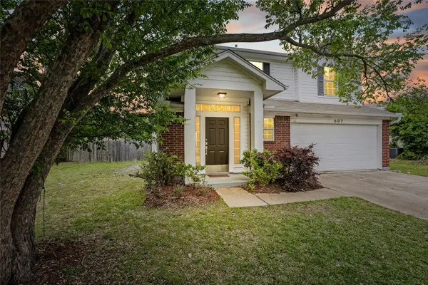 607 Sparkling Brook Ln, Leander, TX 78641