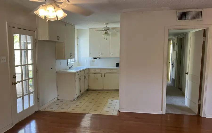 7103 Ryan Dr, Austin, TX 78757 - Image #3