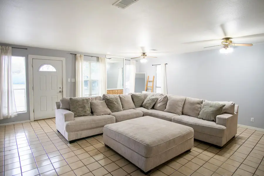 7007 Stonleigh Pl, Austin, TX 78744 - #3