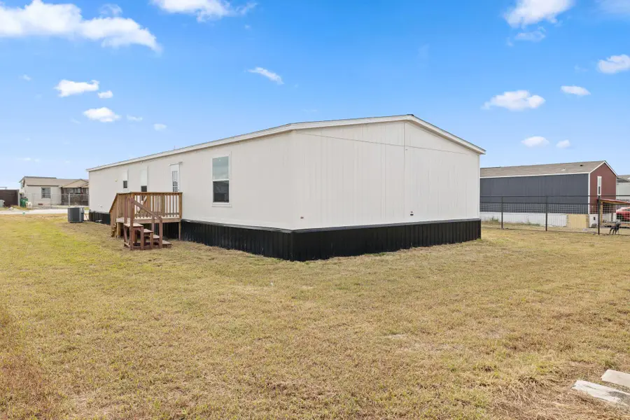 550 Conchas St, Kyle, TX 78640 - Image #2