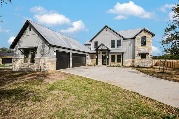 1 Squaw Circle Cir, Wimberley, TX 78676
