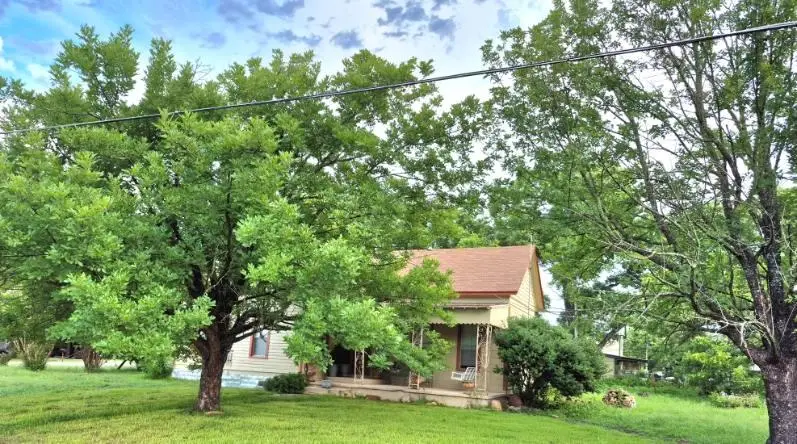 204 W Salty St, Thorndale, TX 76577 - #3