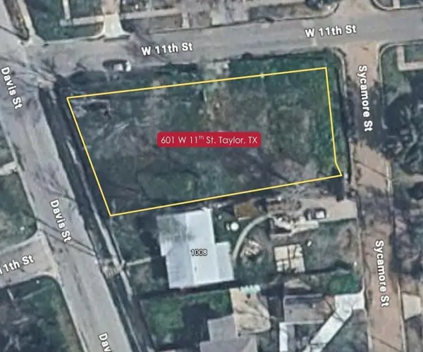 601 W 11th St, Taylor, TX 76574