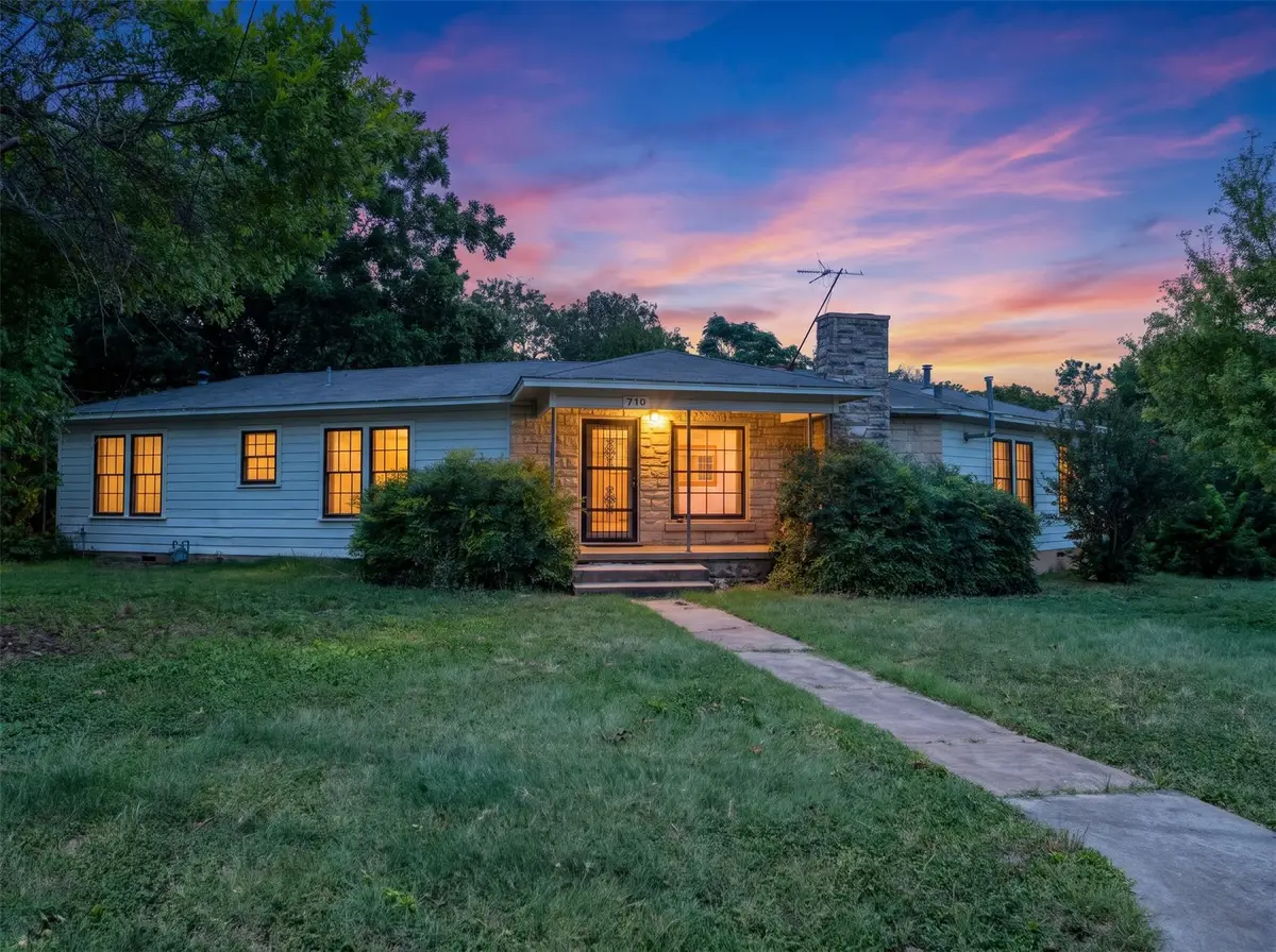 710 E Austin Ave, Round Rock, TX 78664 - #1