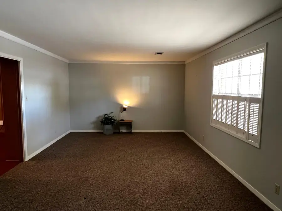 235 W Lower Line St, La Grange, TX 78945 - #2