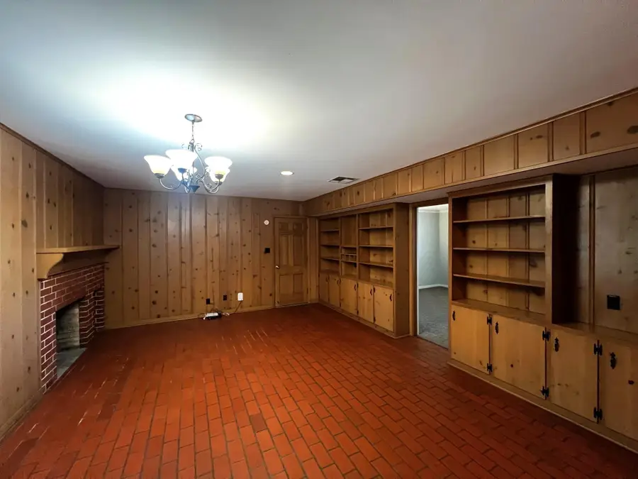 235 W Lower Line St, La Grange, TX 78945 - #3
