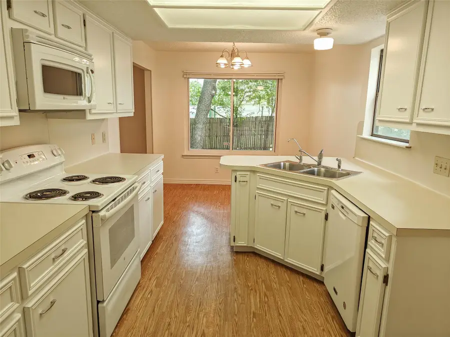 306 Lakeway Dr, Georgetown, TX 78628 - #3