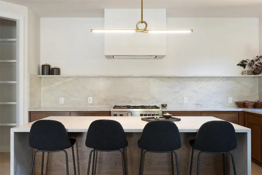 2305 E 21st St, Austin, TX 78722 - Image #2