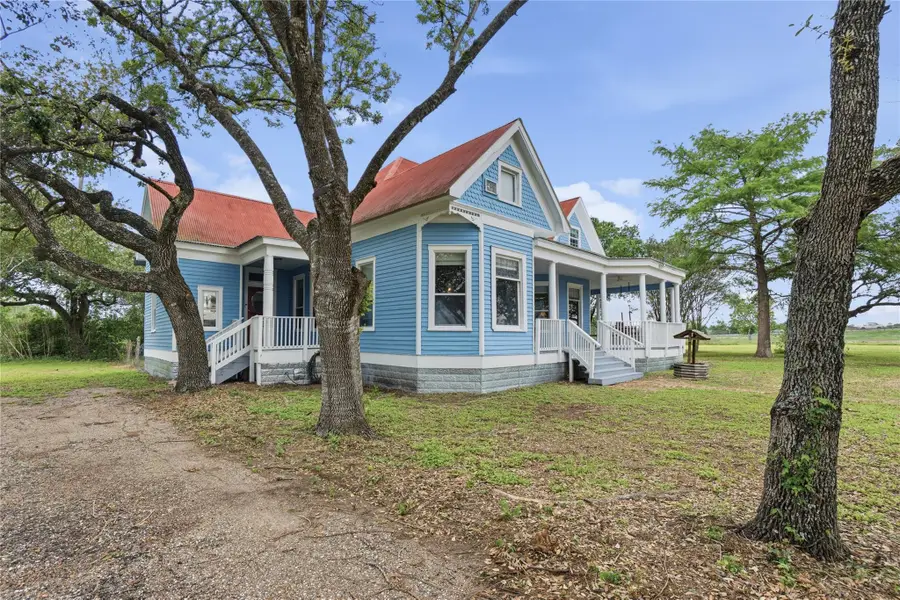 501 Mish Mash Mall Ln, Schulenburg, TX 78956 - #3