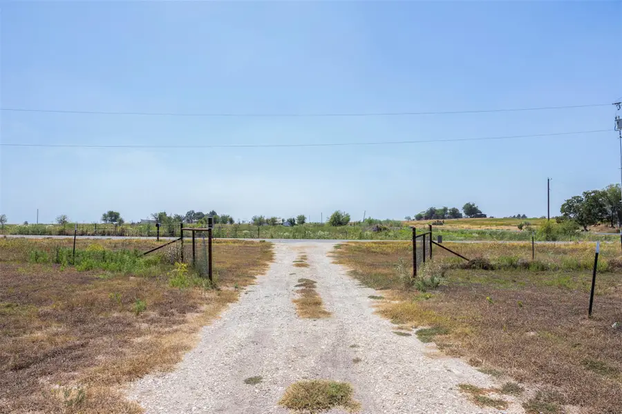 105 Cr 423, Taylor, TX 76574 - #2
