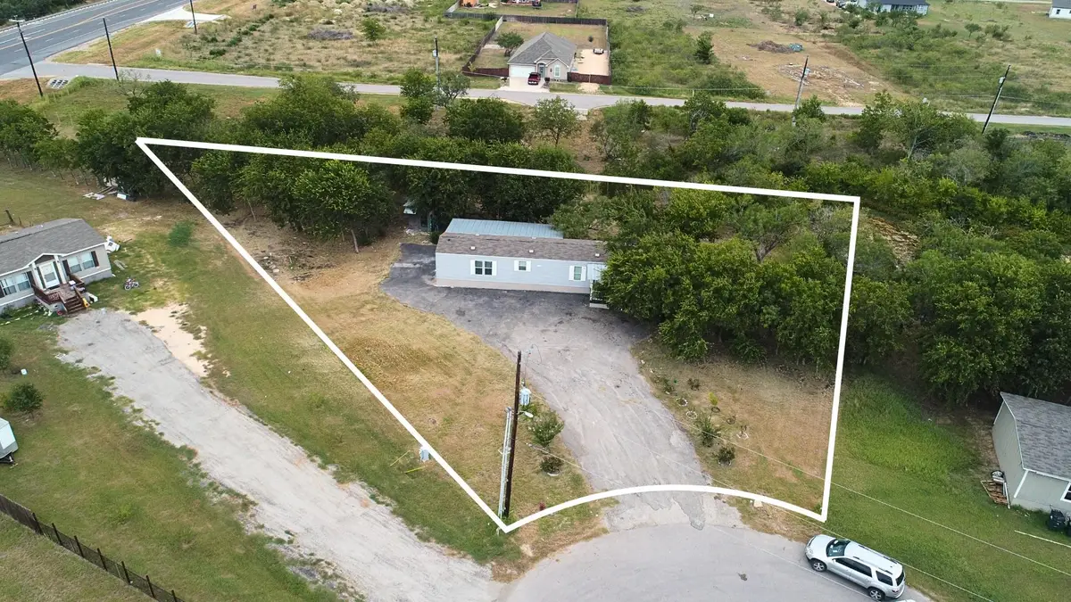 205 Arrowhead Cv, Kyle, TX 78640 - Image #1