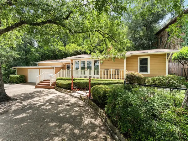 2205 Scenic Dr, Austin, TX 78703