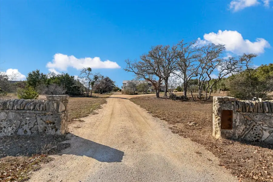 343 Pug Rippy Rd, Dripping Springs, TX 78620 - Image #2