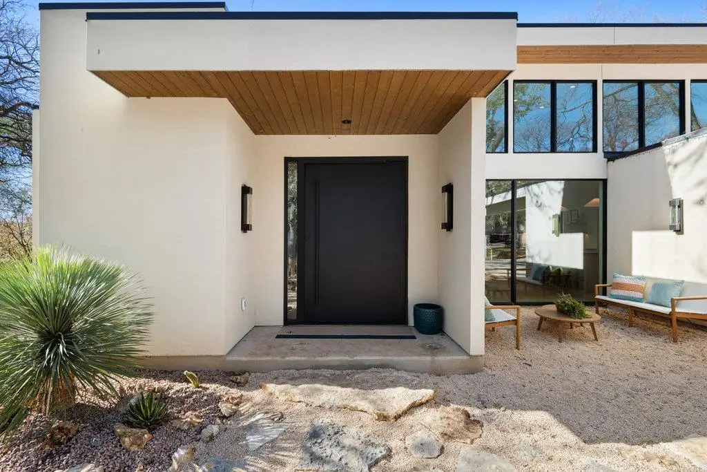 4 Westgate Cir, Austin, TX 78746 - Image #1