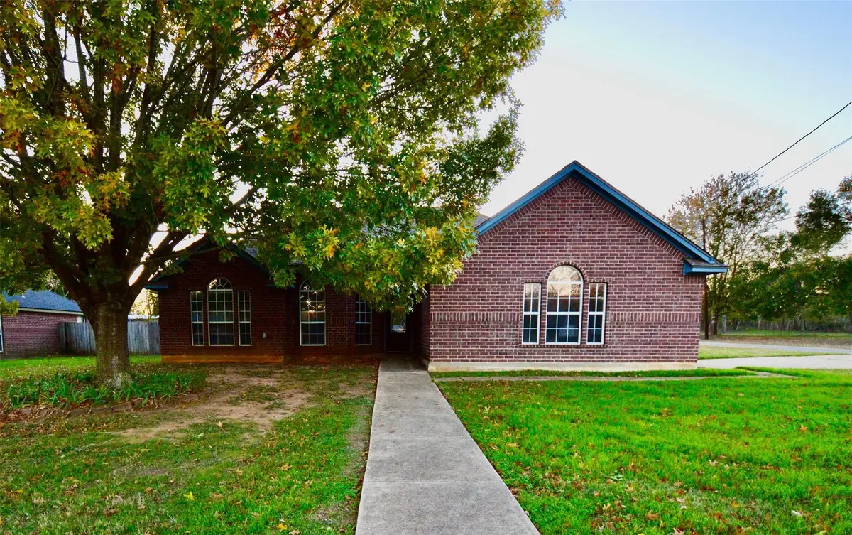 643 Yegua Dr, Lexington, TX 78947 - Image #1