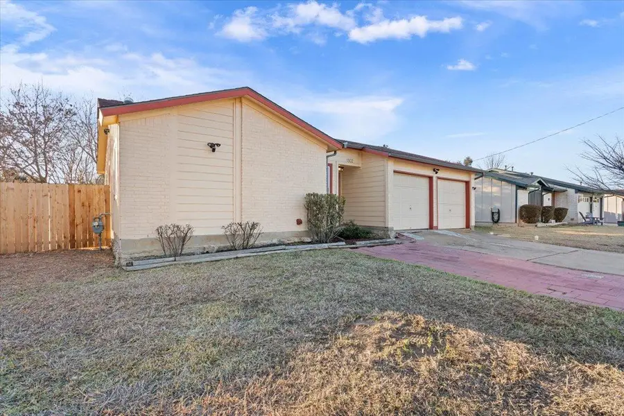 1302 Lawnmont Dr, Round Rock, TX 78664 - Image #3