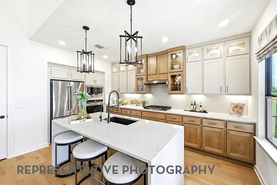 8913 Breeze Hill Dr, Austin, TX 78744 - #2