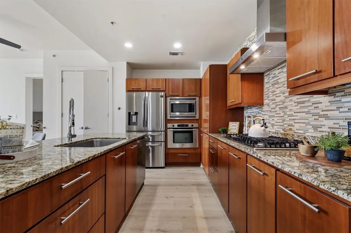 210 Lee Barton Dr #517, Austin, TX 78704 - #1