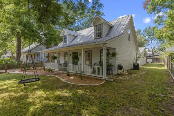 904 Spring St, Bastrop, TX 78602