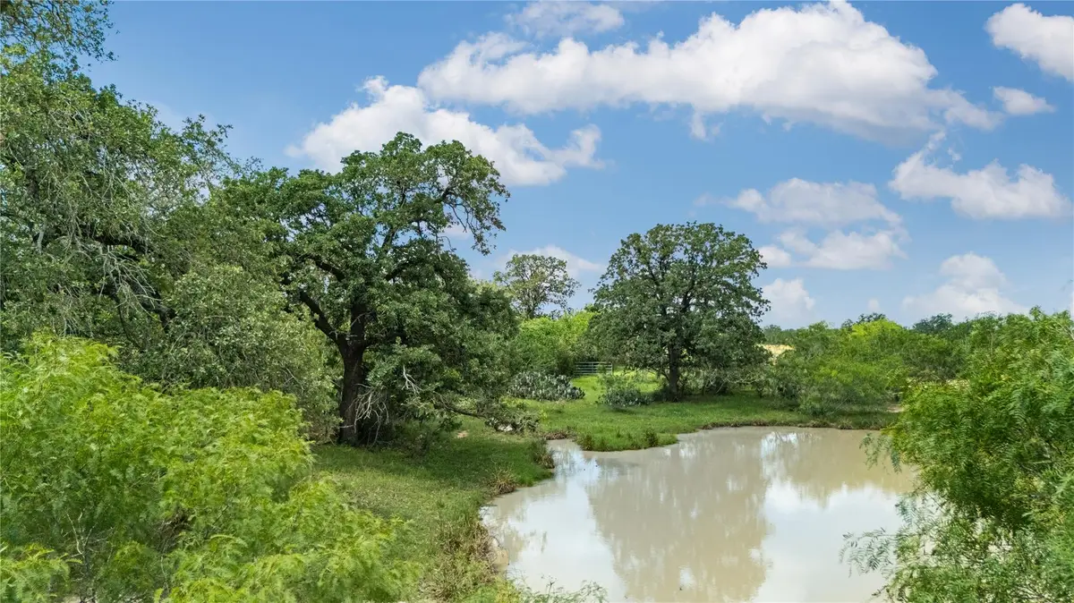 2612 Roosevelt Dr, Kingsbury, TX 78638 - #1