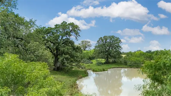 2612 Roosevelt Dr, Kingsbury, TX 78638