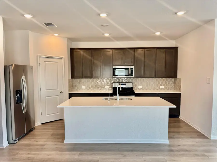 133 Boondoggle Rdg, Cedar Creek, TX 78612 - Image #2