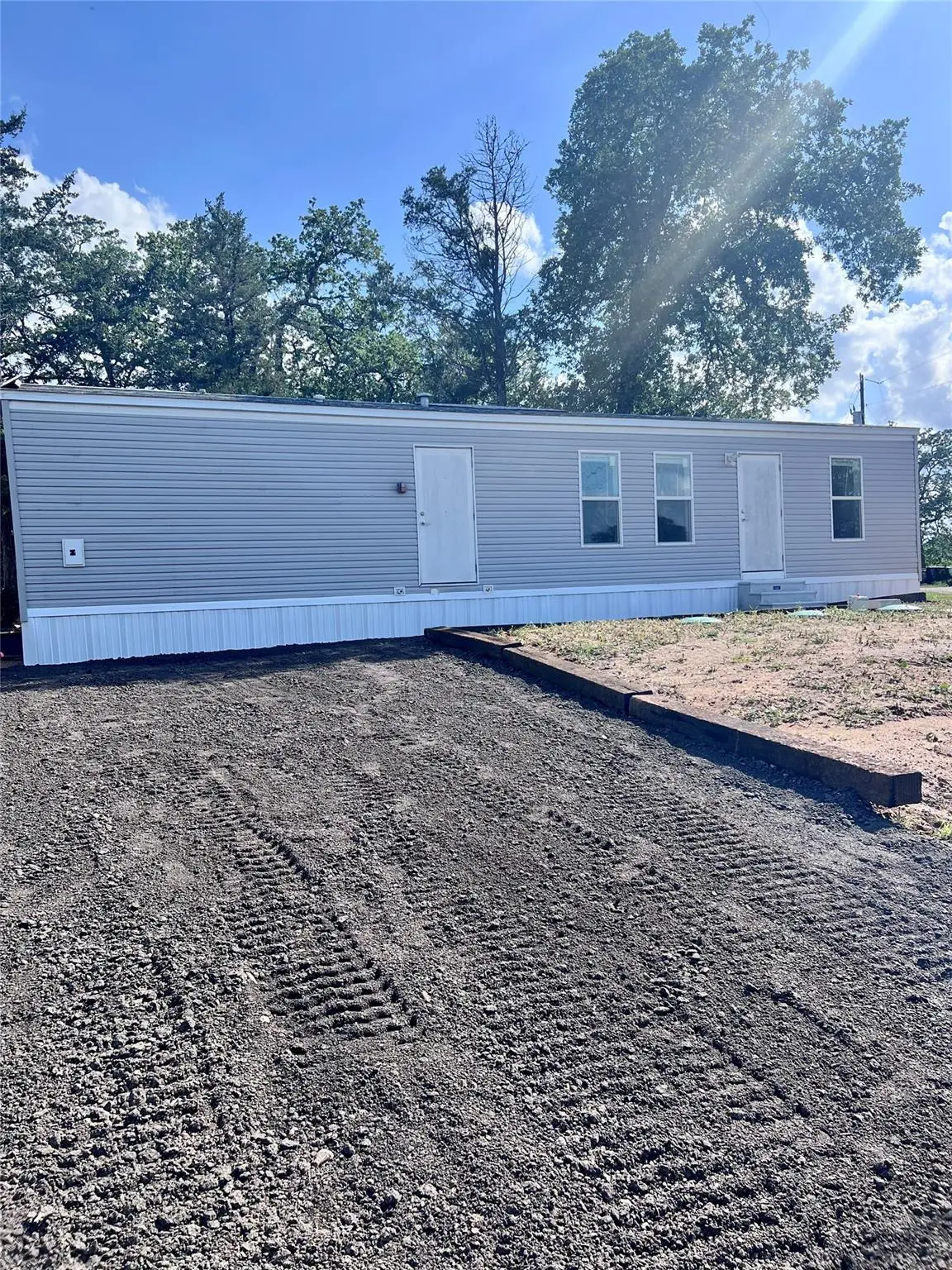 121 Kiowa Dr, Smithville, TX 78957 - #1