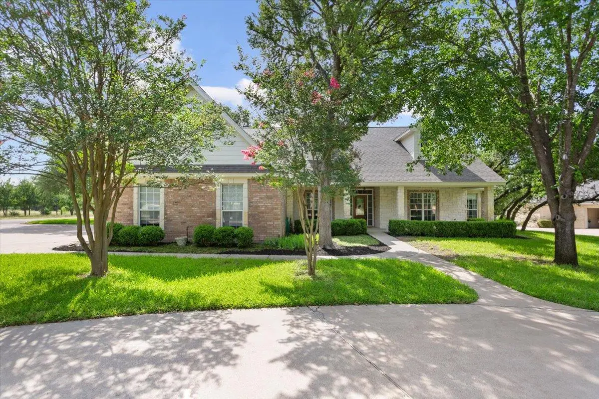 901 Salado Oaks Dr, Salado, TX 76571 - #1