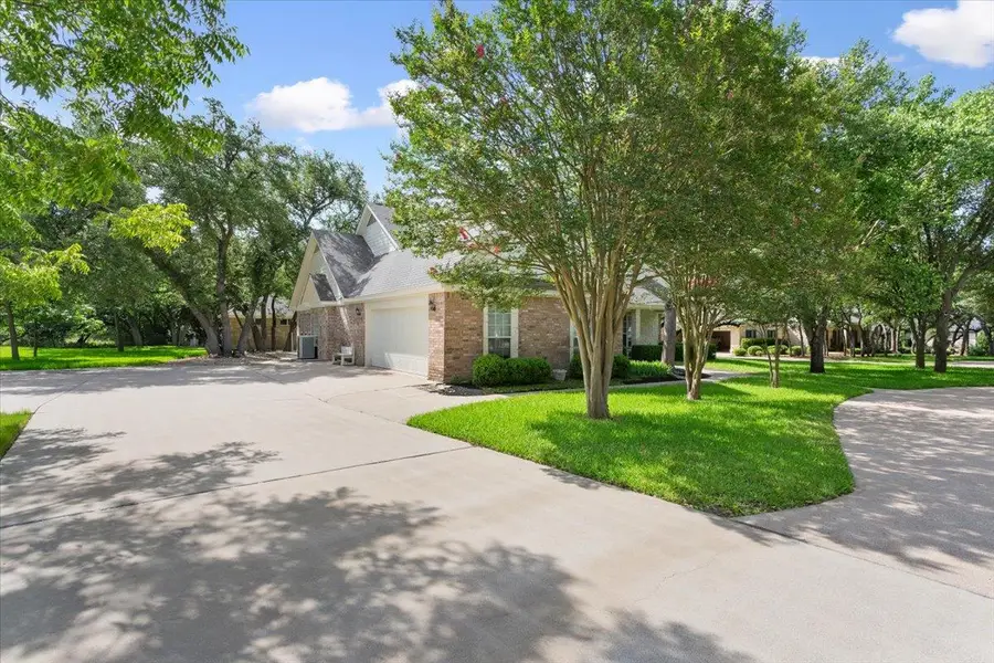 901 Salado Oaks Dr, Salado, TX 76571 - #2